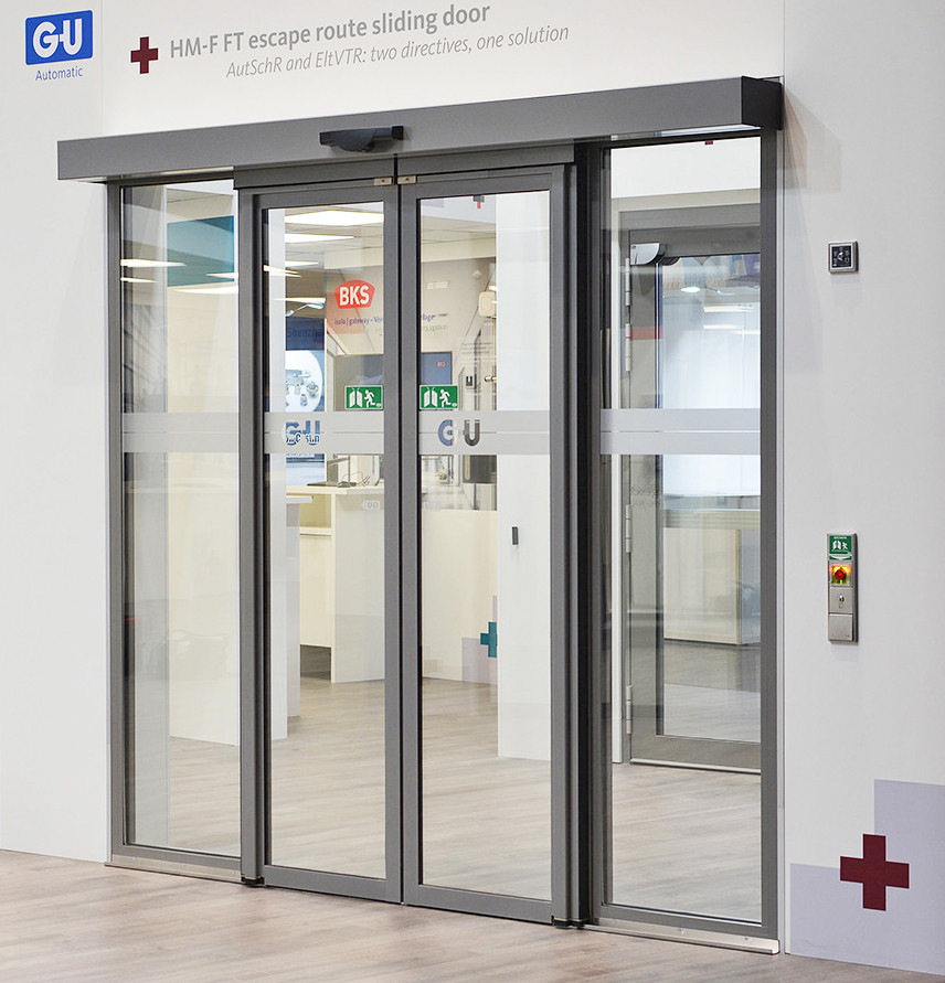 Die Schiebetür mit Break-Out-Funktion – verwandelt sich im Handumdrehen in eine Drehtür!“