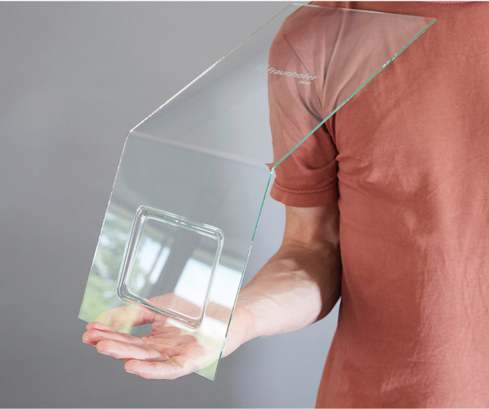 Mit dem neuen Verfahren ist es möglich, auch abgesenkte Strukturen in das Glas einzubringen.