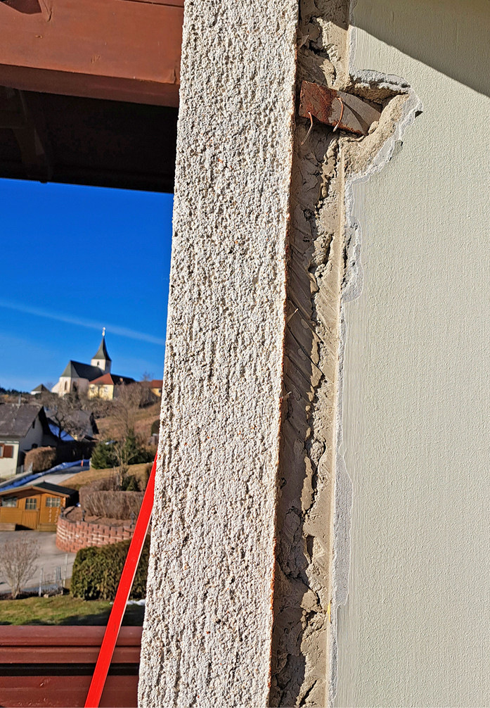 Ausbruchstelle des Altfensters in der Wand bei einem Fenstertausch