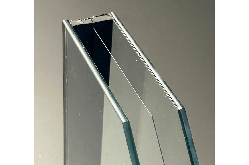 Dieses Dünnglas wurde auch auf der BAU 2025 präsentiert, Hersteller war Glas Trösch