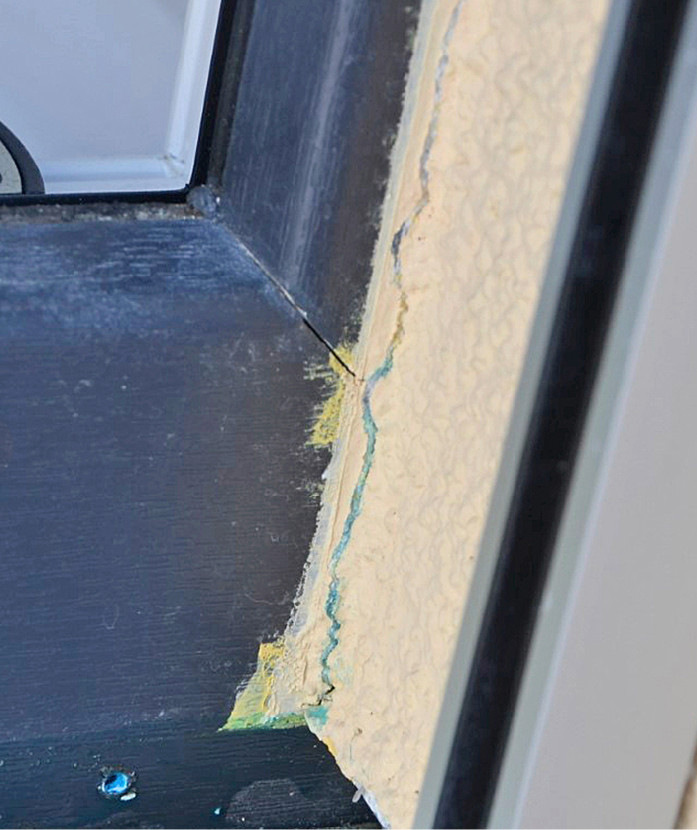 Eine Ursache für Risse können Schrumpfprozesse sein.