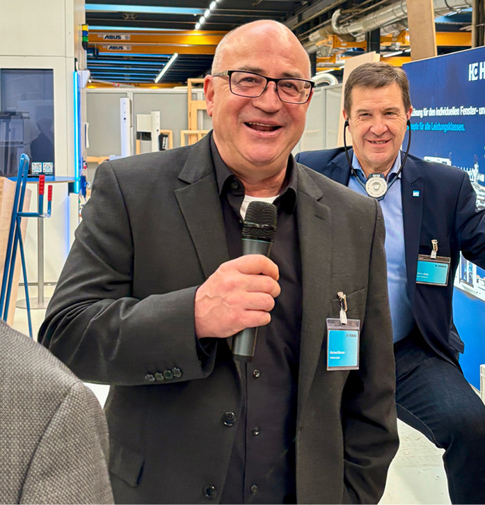 Michael Mosner, Vertriebsverantwortlicher für den Fensterbau bei Homag führt durch die Tagung.