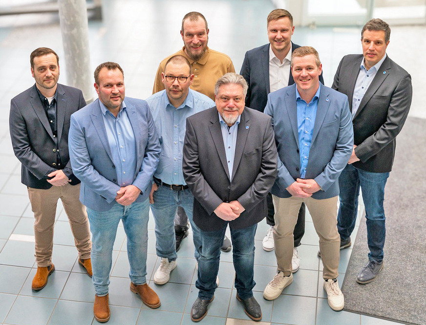 Sie verstärken Gealan durch ihre Expertise: vorne von links: Jef Brijs, Mark Kuiperij, Daniel Neumann, Koen Thiels, Lukas Schwenk hinten von links: Felix Steinseifer, Dennis Stephanblome, Mathias Kutter. Auf dem Foto fehlt noch Bautechniker Marcello Moron