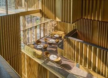 Das monumentales Atrium mit seinen großen Ausmaßen.