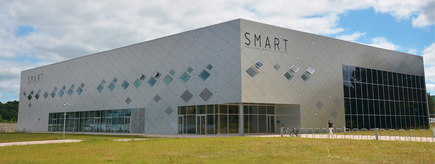 Die smarten Fassadengläser sind mit der Gebäudesteuerung gekoppelt