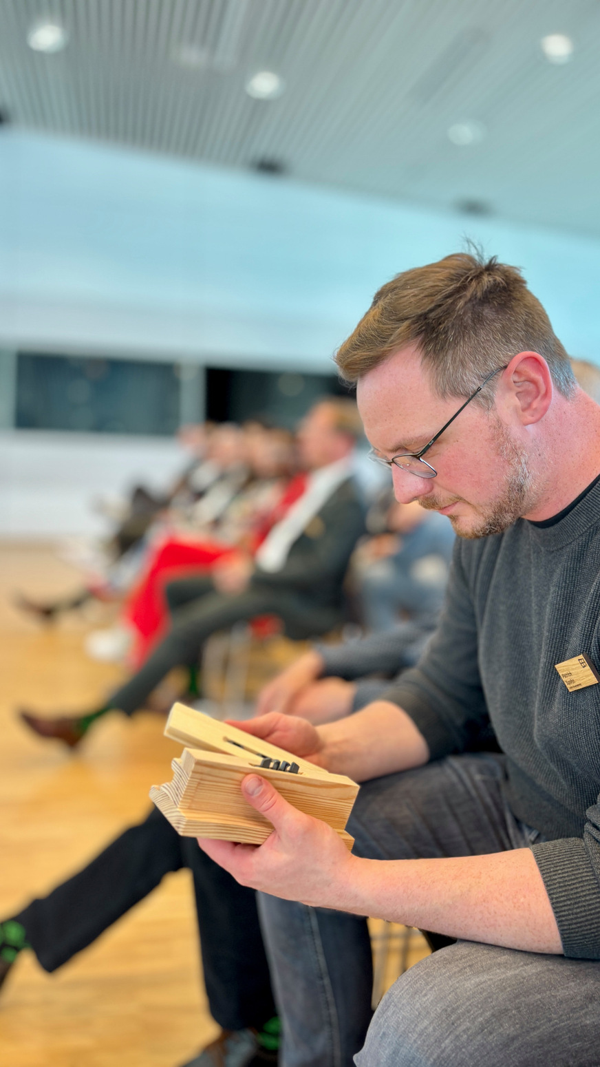 Der Hingucker des Tages: Das neue FK-Fenster mit dem neuartigen Clips, der das Fenster zusammensetzt, nachdem das Glaspaket eingebaut wurde. Diese Idee ersetzt die aufgesetzten Glassprossen.&nbsp;