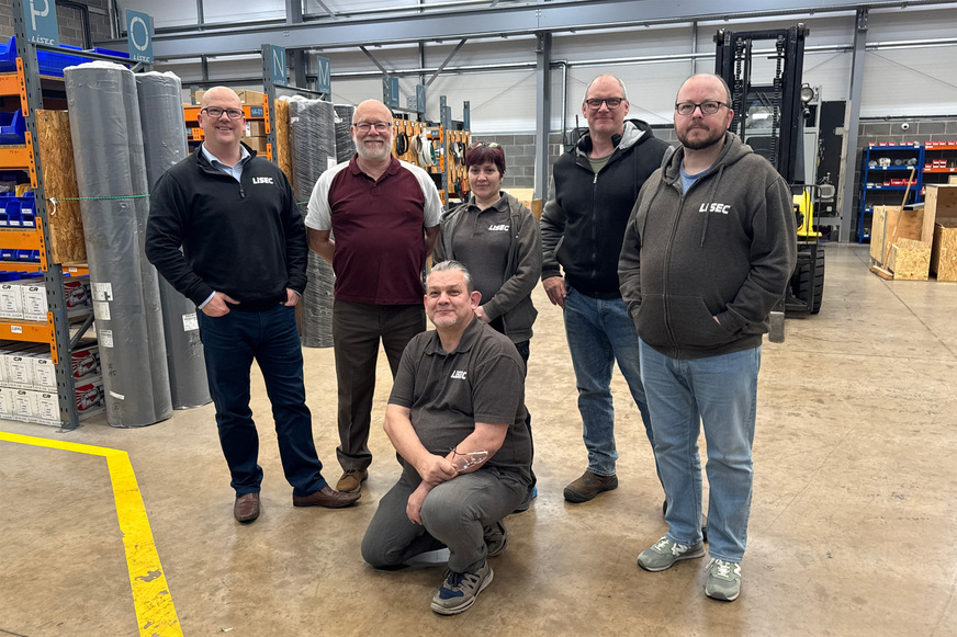 Ein starkes Team ‹v.l.): Brett Bedford, Vinny Kirkland, Ruth Jones, Anthony Auger, Patrick Edwards; (vorne) Mark Palin.