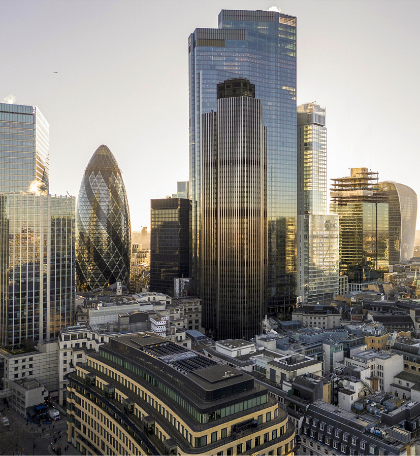 Der obere Teil des Neubaus ist komplett doppelschalig verglast