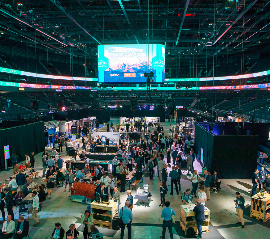 In verschiedenen Konferenzsektionen in der Nokia-Arena in Tampere erhalten die Teilnehmer umfassende Einblicke in die neuesten Entwicklung der globalen Glasbranche.