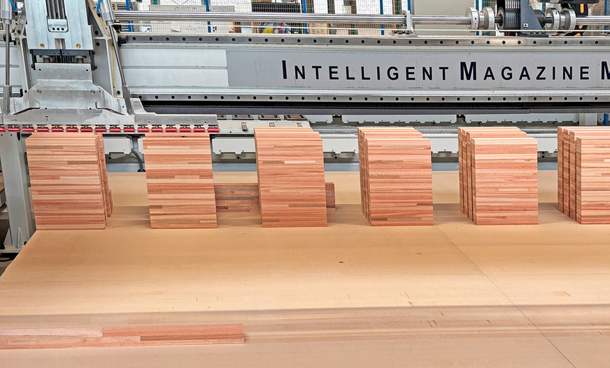 Ein intelligentes Materiallogistiksystem (IMML) sorgt für die optimale Pufferung und Bereitstellung der Teile.