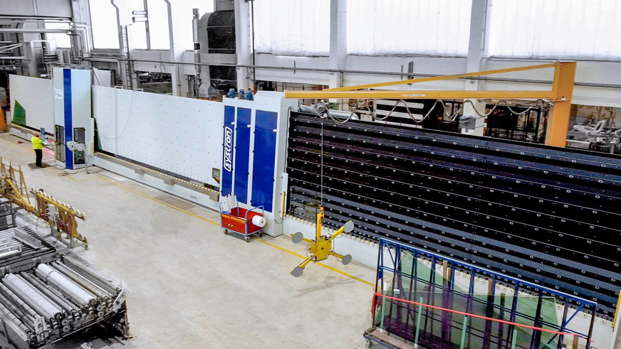 Die proHD läuft im 2- bis 3-Schicht-Betrieb und bearbeitet vor allem überlange Gläser ab 6 m