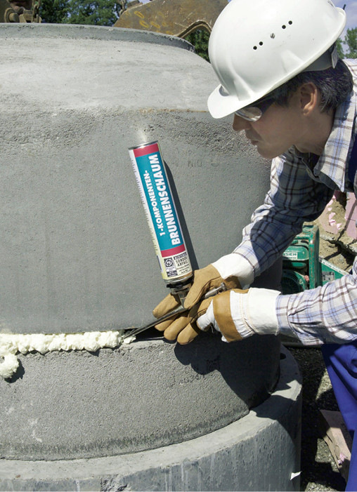 Brunnenschaum wurde speziell für die wasserdichte Verklebung von Betonringen und Brunnenschächten entwickelt.