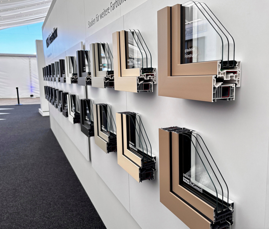 Die Veka-Feinstruktur-Familie wächst weiter: Auf der Tagung wurde den Teilnehmern die Möglichkeit gegeben, über 4 potenzielle weitere Designs abzustimmen.