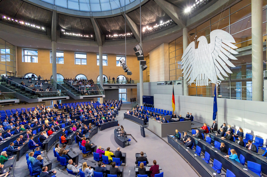 Ein volles Plenum wie hier bei der konstituierenden Sitzung des neuen Bundestages dürfte auch in der gerade begonnenen Legislaturperiode eher eine Seltenheit sein. Sandra Stein räumt im GW-Interview ein, dass die oft schwache Abgeordnetenpräsenz dem Politikerimage schadet.
