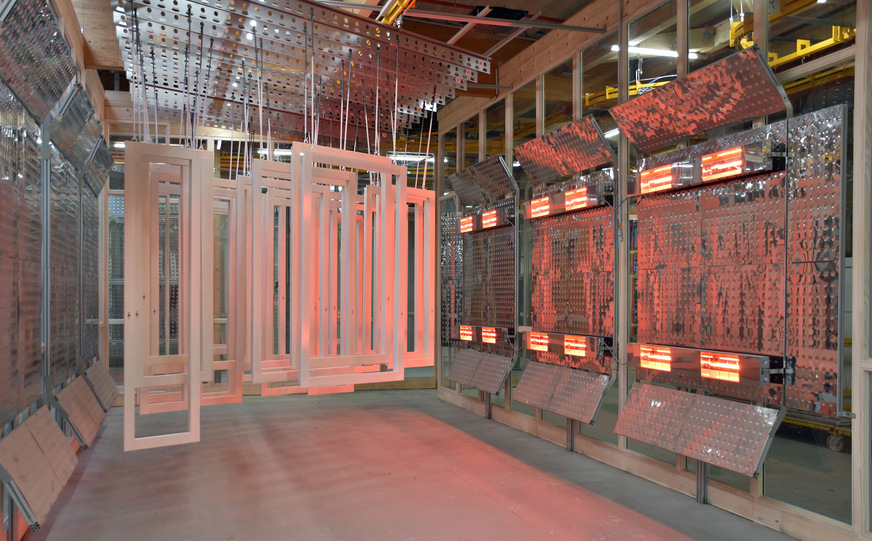 Die Halogentrocknung bei Müller. Es ist eine Sonderform der Strahlungstrocknung und ermöglicht die forcierte&nbsp;Trocknung des Lackfilms auf dem Werkstück.