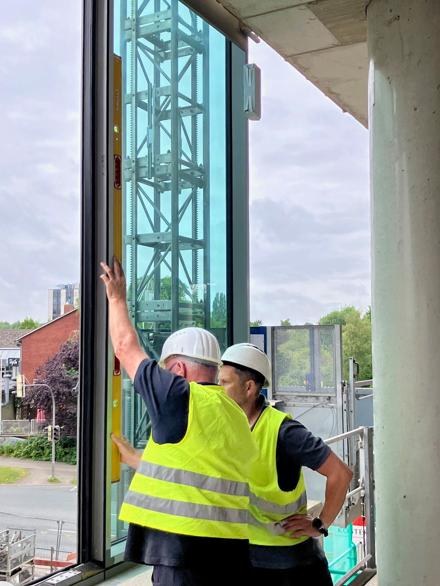 Alles im Wasser – an die Montage in einem solchen Objekt wie der Ideenwerft werden höchste Anforderungen in Sachen Präzision gestellt.