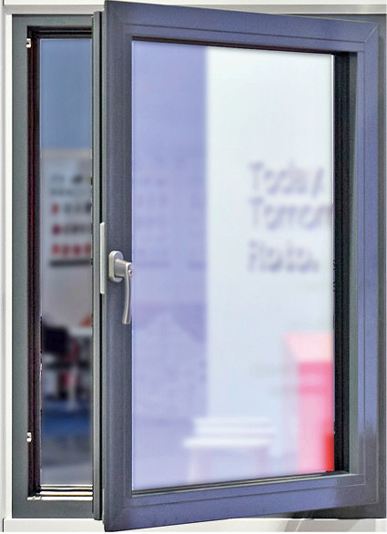 Element mit Feststellbegrenzer für Dreh-­Beschläge aus den Programmen „Roto AL“ und ­„Roto AL Designo“ – so lassen sich die Elemente stufenlos in jeder Position arretieren.