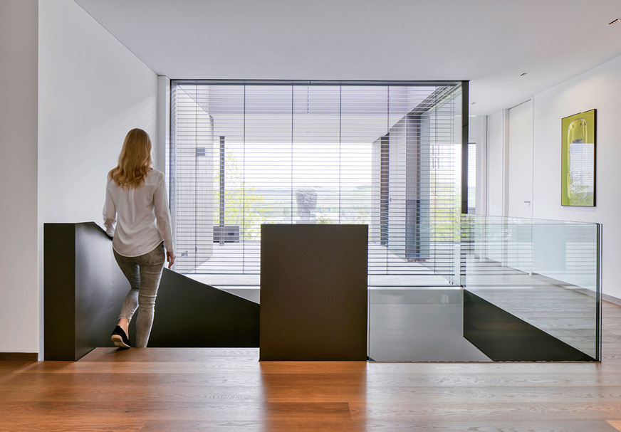 Sicherheit: WMS Wetterstation schützt bei Unwetter – Markise, Raffstore und Co. werden eingefahren und so vor Wind, Hagel und Regen geschützt.