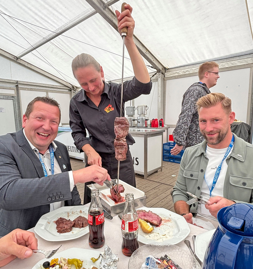 Man wurde mit einem Rodizio versorgt – die Art des Servierens am Tisch, bei dem vor den Augen der Gäste das Fleisch tranchiert wurde.