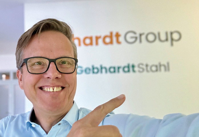 GW-Chefredakteur Daniel Mund auf Stippvisite bei Gebhardt-Stahl.