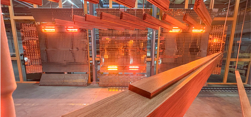 Die neue Lackieranlage für Pfosten-Riegel-Fassaden mit Halogentrocknung.