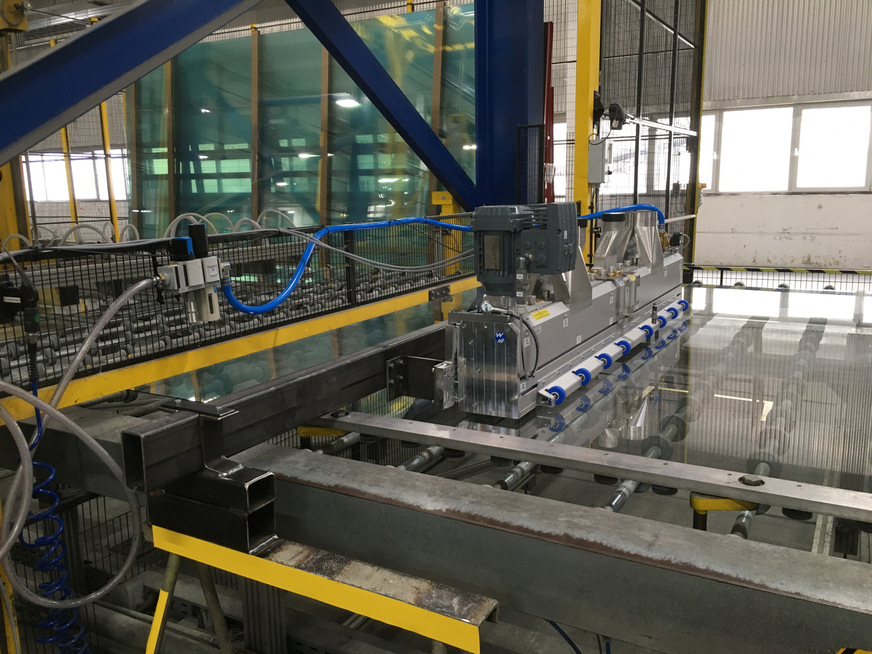 Mit einem Testgerät wurden Reinigungsversuche an der VSG-Linie bei Saint-Gobain in Torgau durchgeführt. Das Testgerät wurde im Anschluss durch einen Tornado-Channel mit einer größeren Nennbreite ersetzt.