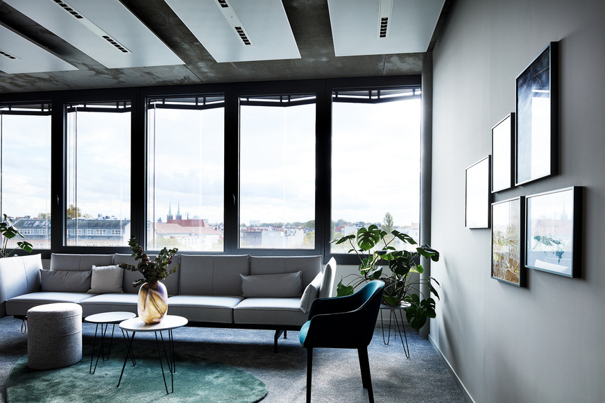 Helle Innenräume zeichnen das M60 Bürogebäude aus.