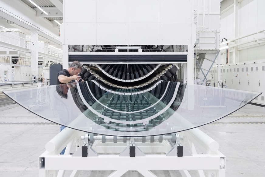 Eine Reihe der thermisch gebogenen Scheiben für The Henderson wurden in neu entwickelten Biegeöfen gefertigt.