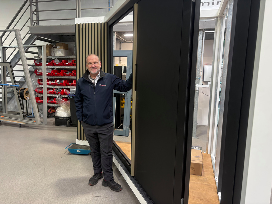 Aliplast CEO Van Sebroeck in der Ausstellung am Standort Lokeren (B).