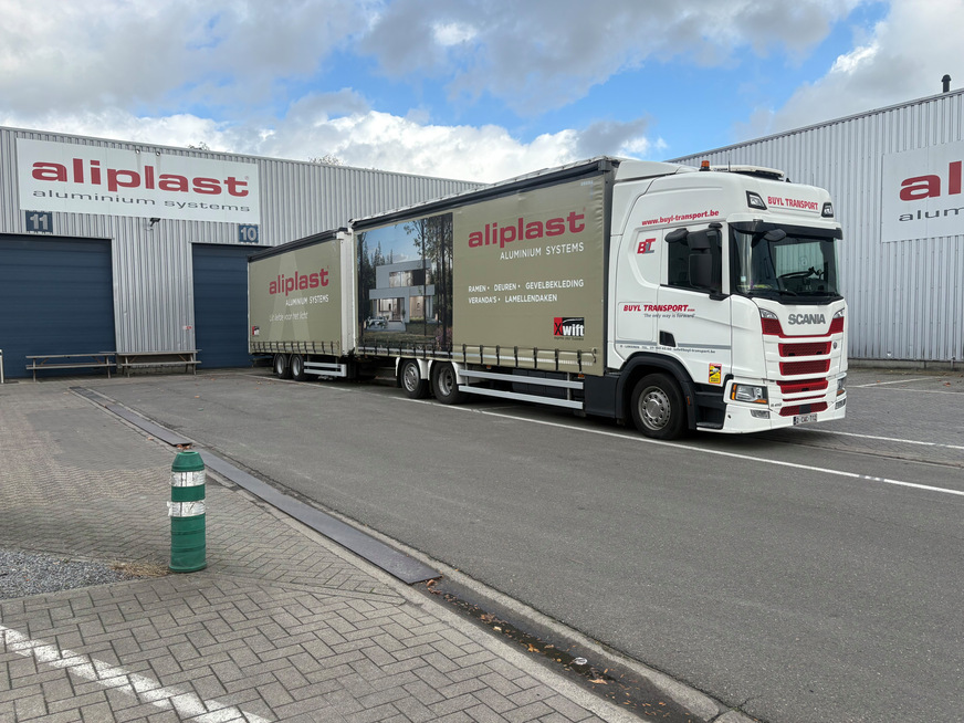 Auch ein neuer Elektro-LKW zählt heute zur Flotte von Aliplast.