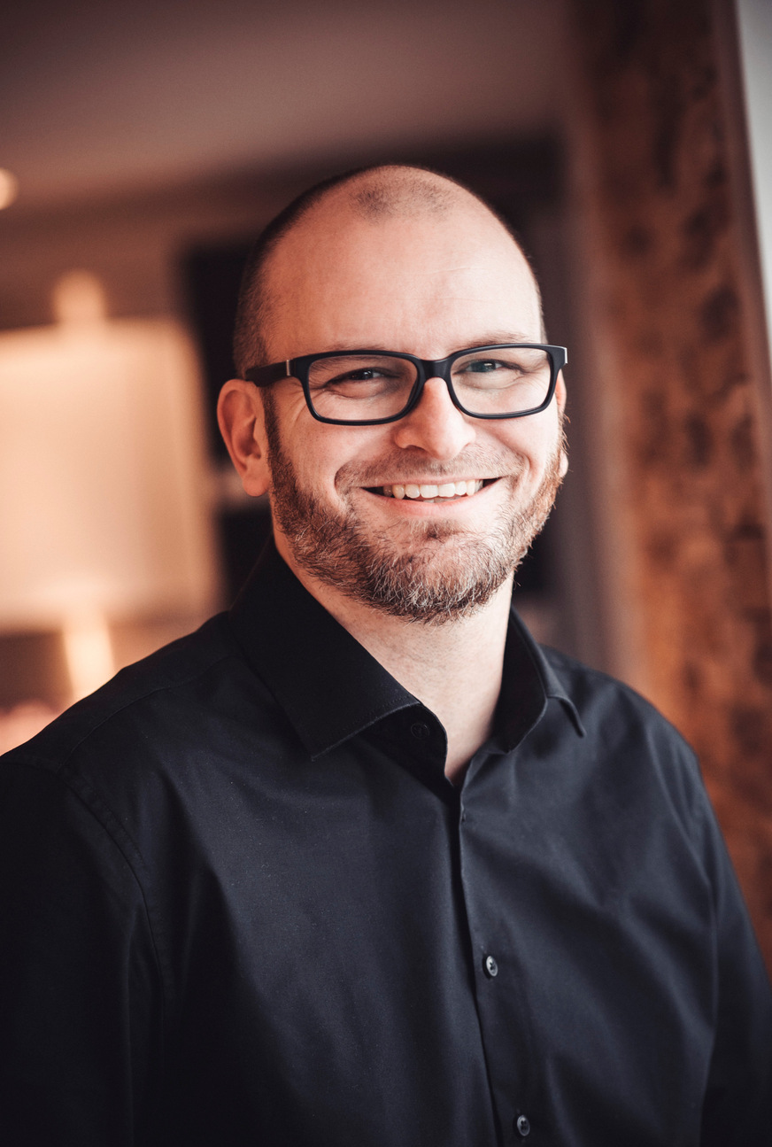 Sven Gallmann ist Sachverständiger für Fenster und Türen und lebt in der Grenzregion Deutschland/Schweiz.