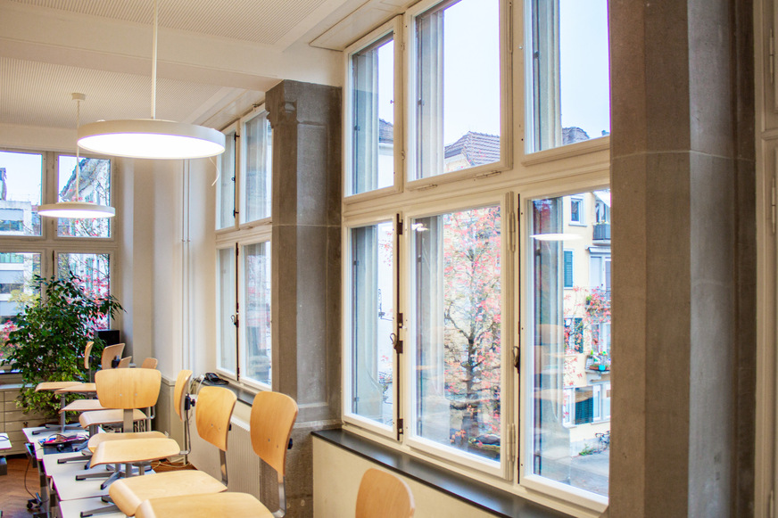 Durch zurückhaltende Eingriffe wurde die ursprüngliche Raumqualität gestärkt.