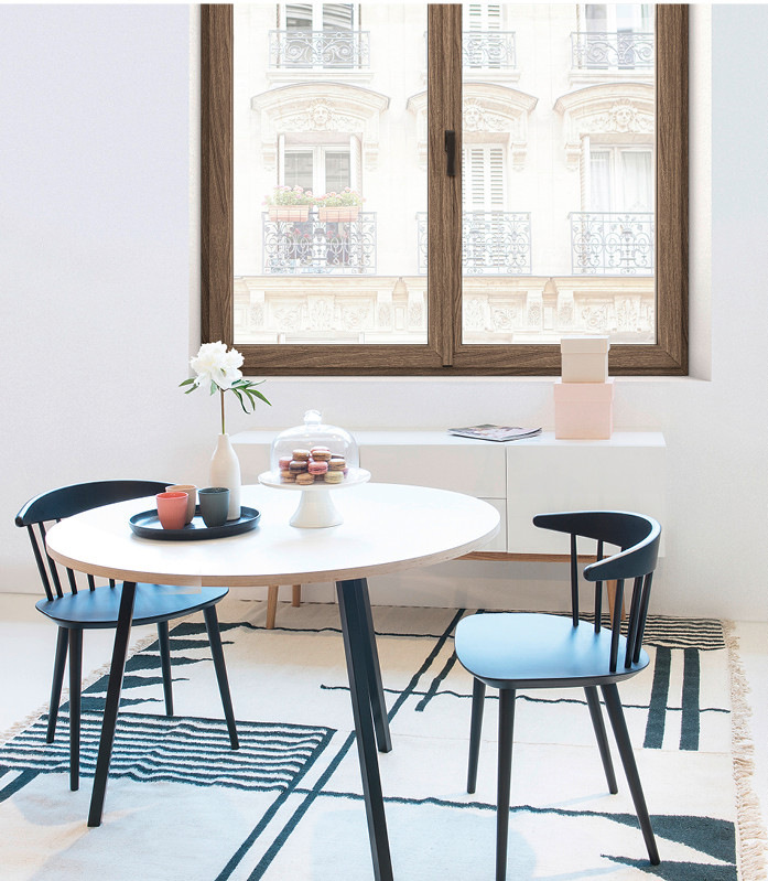 Es gibt vorerst elf Arten von I-tec Decor: Zehn Holztöne mit Eiche natur, Eiche grau, Eiche weiß, ­Eiche olivgrau, Eiche schwarzgrau, Eiche hell, ­Eiche ­tabacco, Nussbaum natur, Nussbaum rot, Fichte ­natur und Beton grau.