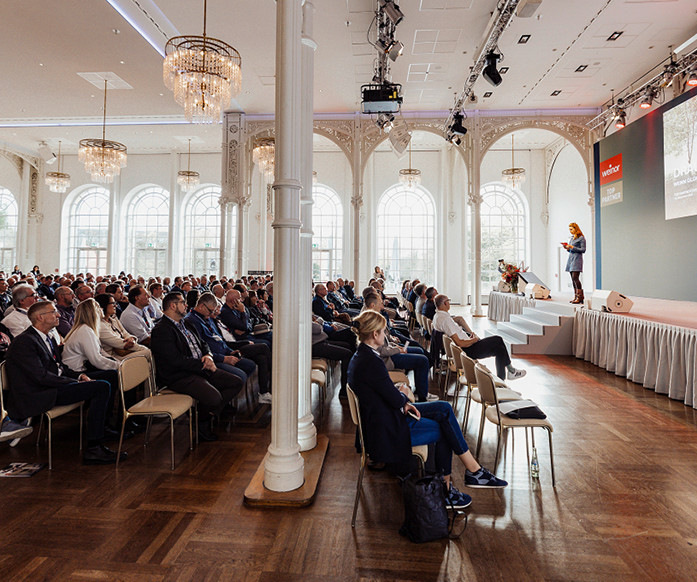 Mit 328 Teilnehmern füllte die Top-Partner Veranstaltung den 800 m2 großen Festsaal der Kölner Flora.