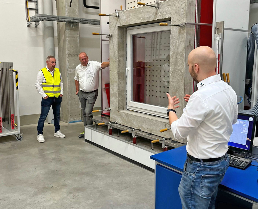 Hanno gibt als Mitglied der Gütegemeinschaft Gebäudeabdichtungssysteme sein Know-how sehr praxisnah an Verarbeiter weiter.