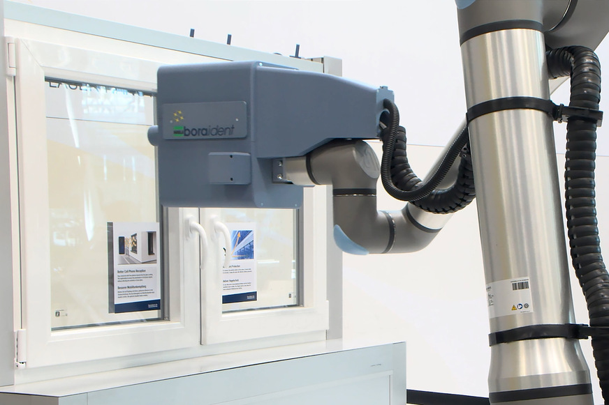 Die Veredlung zum Vogelschutzglas kann im Laserdruckverfahren von hegla boraident auch nachträglich noch erfolgen.