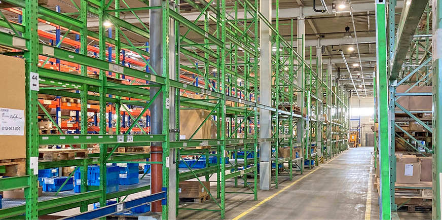 Der Abverkauf ist ein großer Erfolg, der Lagerbestand hat sich um 90 % reduziert. Möglich wurde das durch die bis zuletzt tatkräftige Unterstützung der Mitarbeiter.