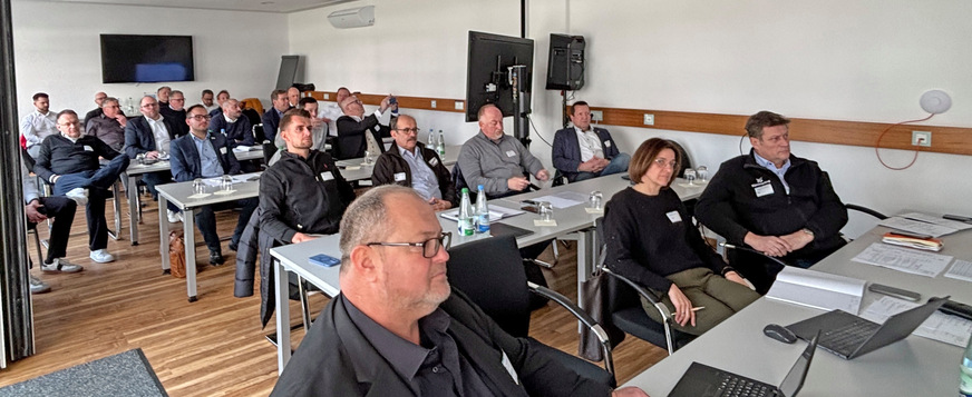 Bei der Vereinsgründung. Im Vordergrund: Jens Johanni