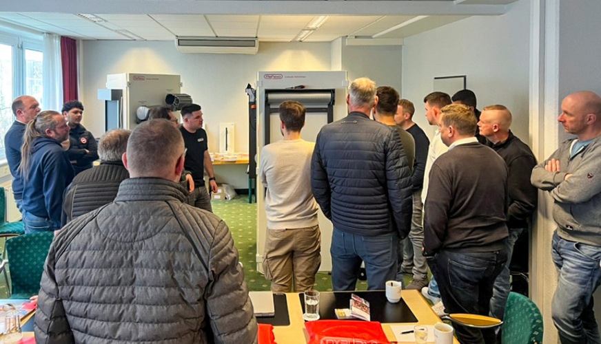 Die Roadshow bot nicht nur einen umfassenden Überblick über aktuelle Technologien, sondern stärkte mit dem Praxisteil gezielt die Montagekompetenz im Fachhandwerk.