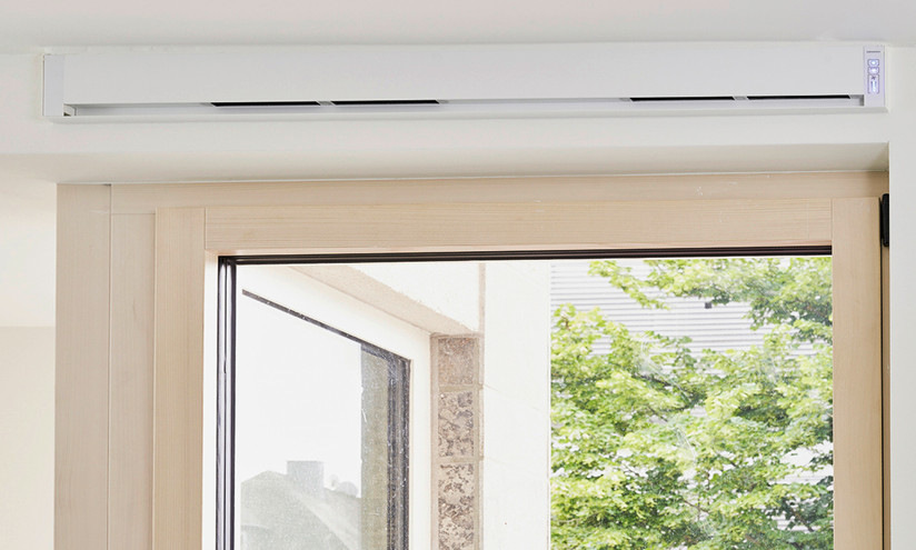 Der Einbau des Aeromat VT WRG kann u. a. waagerecht im Sturzbereich erfolgen. Zu den großen Stärken des Lüfters zählt seine Wärmerückgewinnung von bis zu 93 % – unter Nachhaltigkeitsaspekten ein überzeugendes Argument.