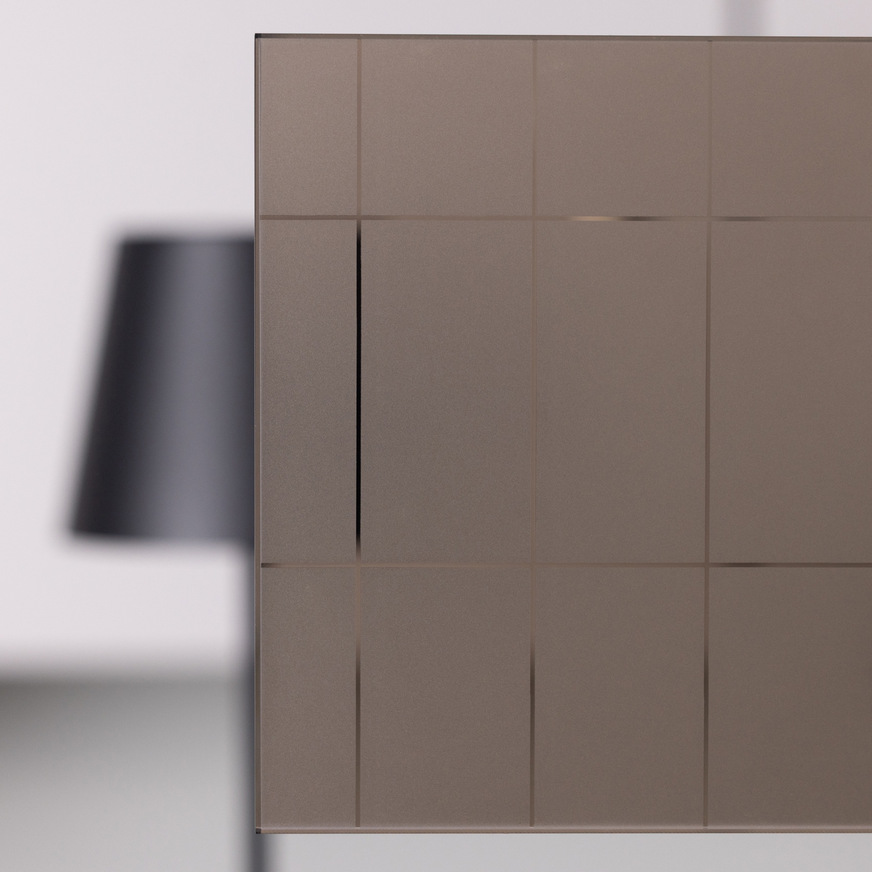 Recto-Reflecting Dark Bronze – klare Linienführung, dezente Spiegelung, maximale Designwirkung.