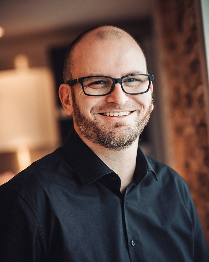 Sven Gallmann ist Sachverständiger für Fenster und Türen und lebt in der Grenzregion Deutschland/Schweiz.