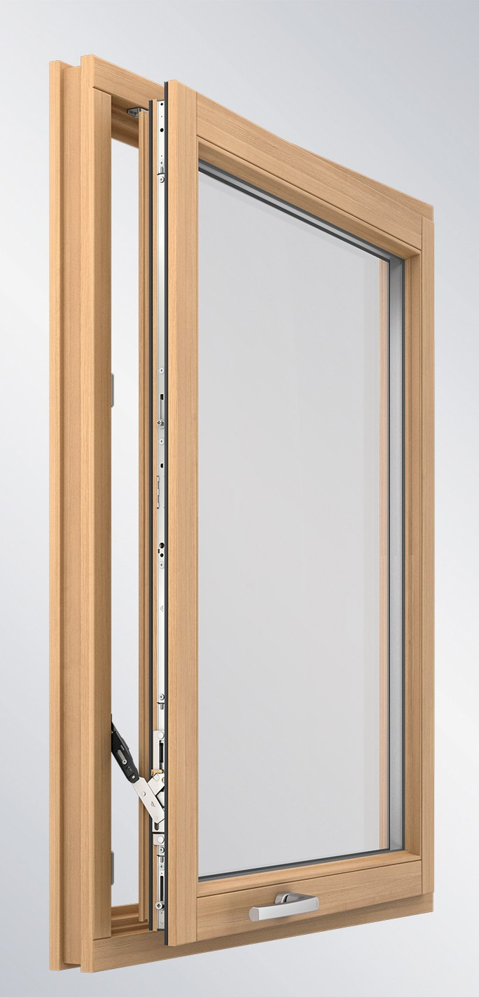 Komfort-Lüftungsfenster Variante Dreh auf Basis der verdeckten Bandseite „Roto NX | C“ für Holzprofilsysteme mit 13 mm Beschlagachse und 30 mm empfohlene Falztiefe. Ausgelöst durch die Griffbewegung, dreht der Fensterflügel zwangsgesteuert bis zur vordefinierten Weite von 80 mm auf. Zusätzlich kann der Flügel durch Lösen der Entriegelungssicherung der Lüfterschere Komfort bis 90° aufgedreht werden.