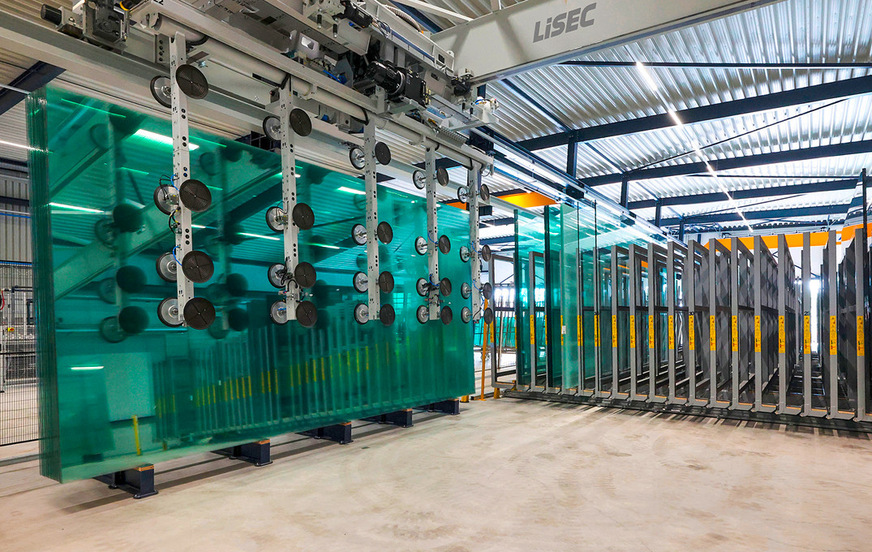 Buys Glas hat in ein automatisiertes Lagersystem für Jumbo-Formate investiert, …