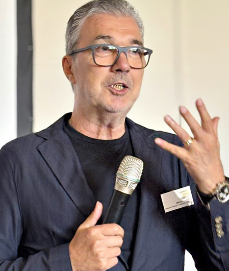 Grußworte vom VFF-Präsident ­Helmut Meeth.