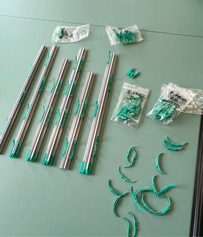 Funnel Varianten für 19, 22, 27, und 30 mm Schienen sind die unterschiedlichen Einführhilfen, mit denen der ZIP bzw. das Gewebe einfacher und kontrollierter in die Führungsschiene eingeführt werden.