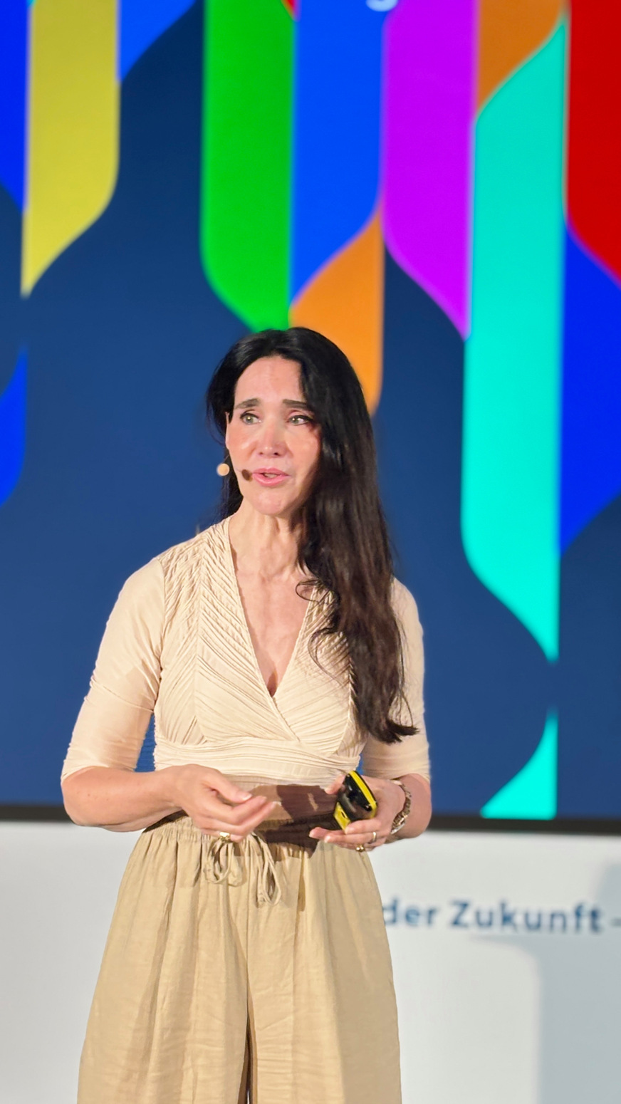 Prof. Dr. Anabel Ternès von Hattburg