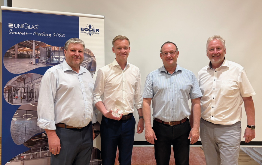 Freuen sich über die neue Partnerschaft (v.l.): Matthias Zander (Henze Glas / GF Uniglas), Heinz-Hermann Ross (GF Hero-Glas), Manfred Borgmann (GL Hero-Glas), Klaus Köhler (KÖWA / Uniglas).