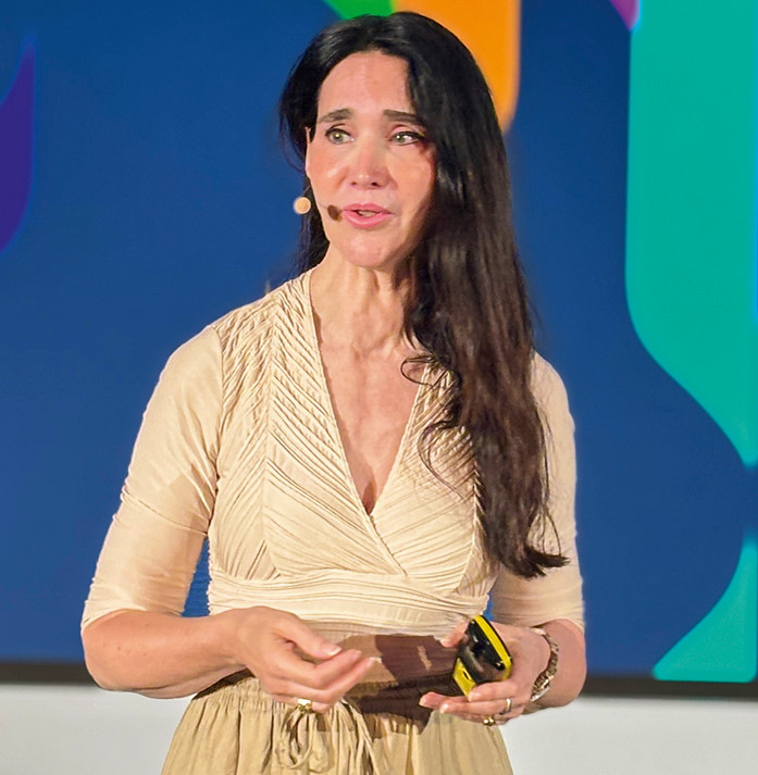 Prof. Dr. Anabel Ternès von Hattburg