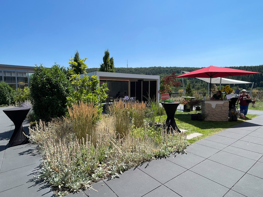 Der Outdoor-Living-Bereich des Sun Forums zeigt Warema-Produkte unter realen Einsatzbedingungen.